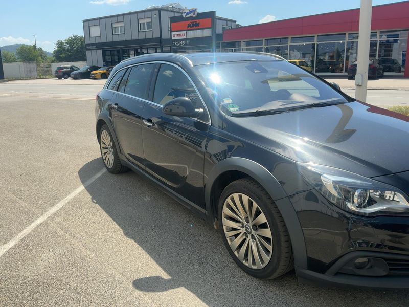 Opel Insignia Country Tourer 2.0 CDTI Biturbo Basis 4x4 2020 – снимка 12
