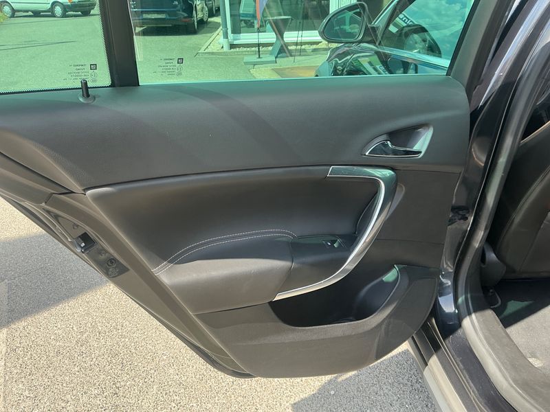 Opel Insignia Country Tourer 2.0 CDTI Biturbo Basis 4x4 2020 – снимка 29