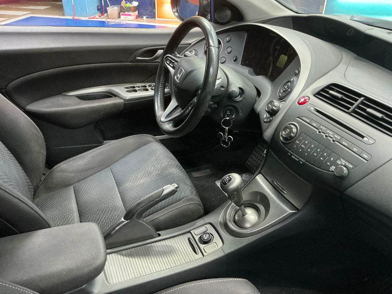 Honda Civic 2.2 CTDI Sport 2009 – снимка 24