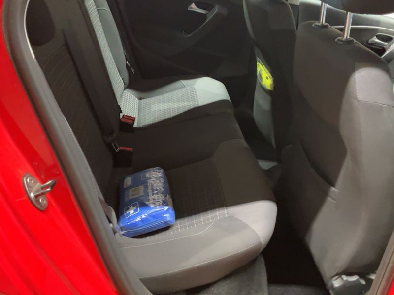 Volkswagen Polo 1.2 TSI Advance BlueMotion Tech 2015 – снимка 20
