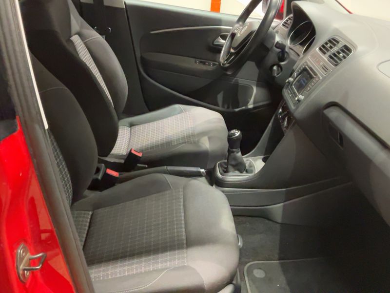 Volkswagen Polo 1.2 TSI Advance BlueMotion Tech 2015 – снимка 17
