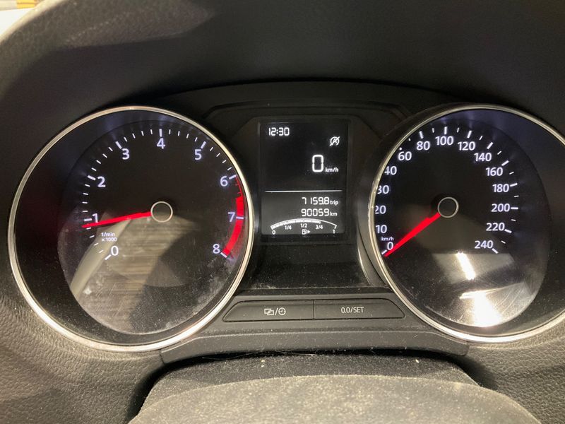 Volkswagen Polo 1.2 TSI Advance BlueMotion Tech 2015 – снимка 19