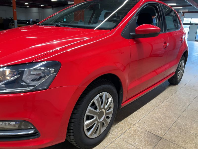 Volkswagen Polo 1.2 TSI Advance BlueMotion Tech 2015 – снимка 2