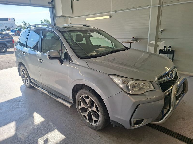 Subaru Forester 2.0 Comfort 2015 – снимка 12