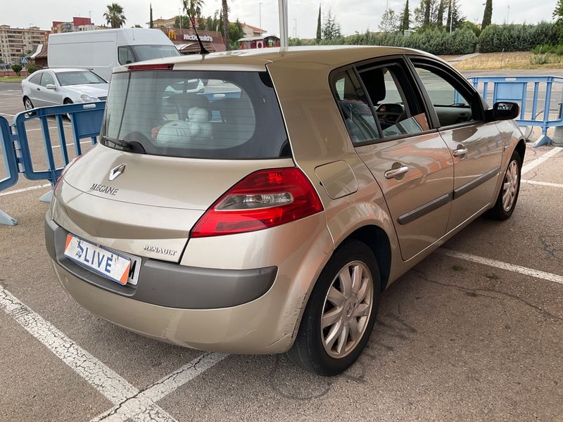 Renault Megane 1.5 dCi Dynamique 2007 – снимка 2