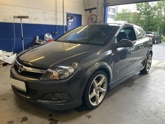 Opel Astra GTC 1.8 Sport 2010 – снимка 1