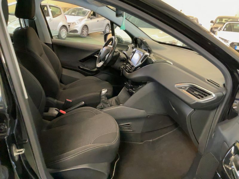 Peugeot 208 1.2 PureTech Allure 2016 – снимка 16