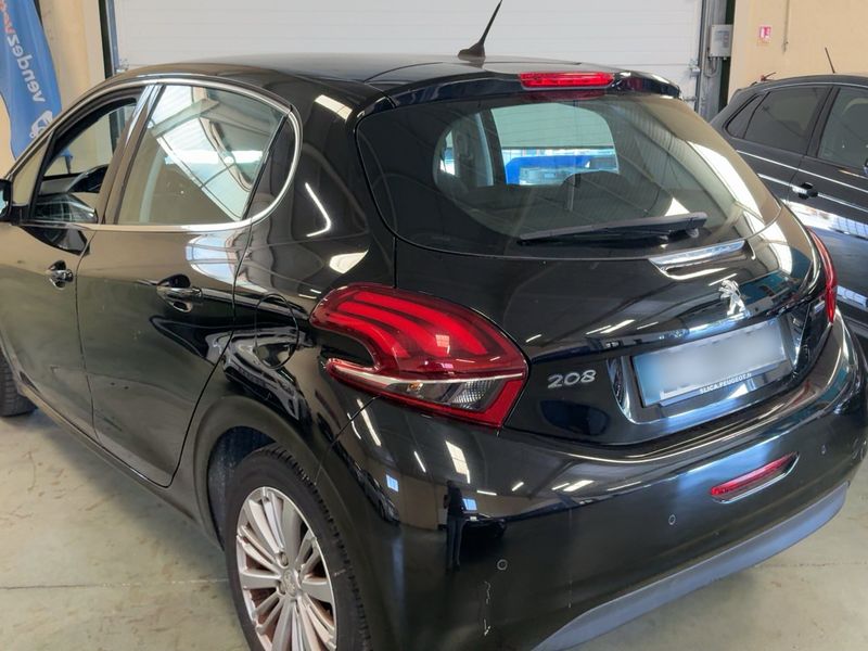 Peugeot 208 1.2 PureTech Allure 2016 – снимка 6