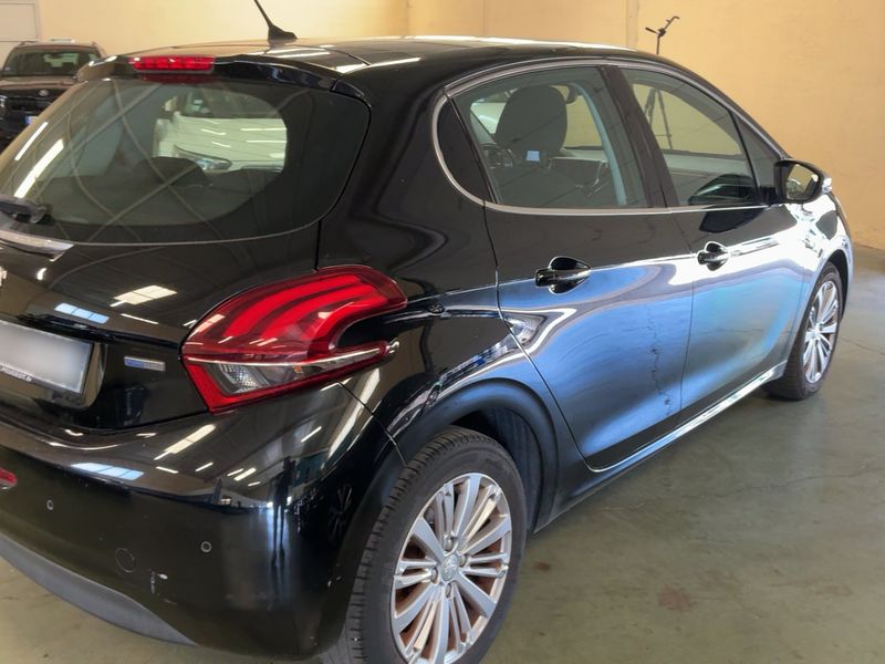 Peugeot 208 1.2 PureTech Allure 2016 – снимка 8