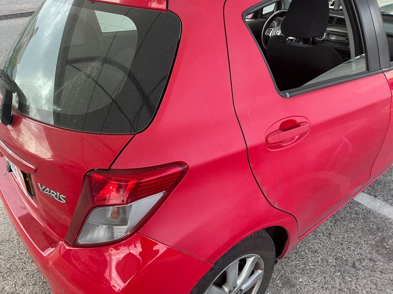 Toyota Yaris 1.0 VVT-i 2014 – снимка 24