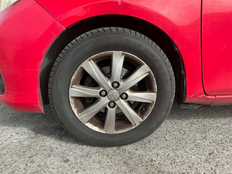 Toyota Yaris 1.0 VVT-i 2014 – снимка 3