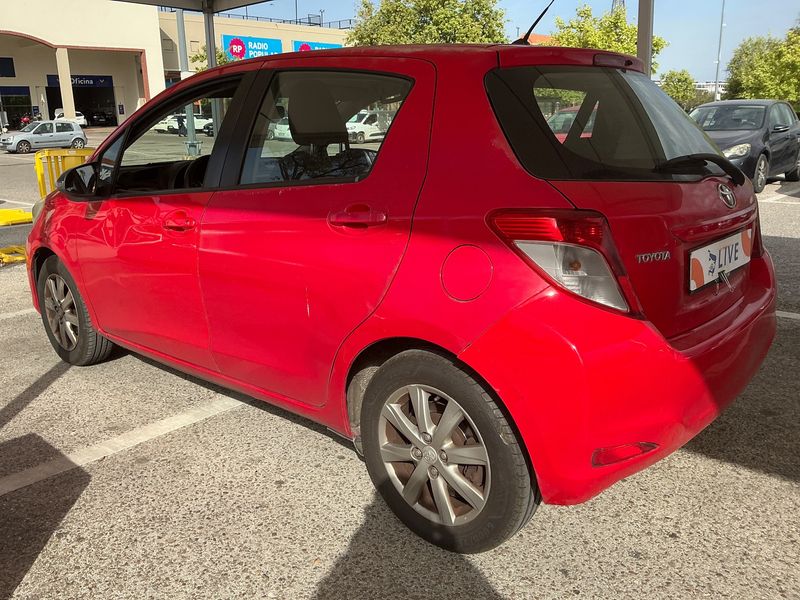 Toyota Yaris 1.0 VVT-i 2014 – снимка 6