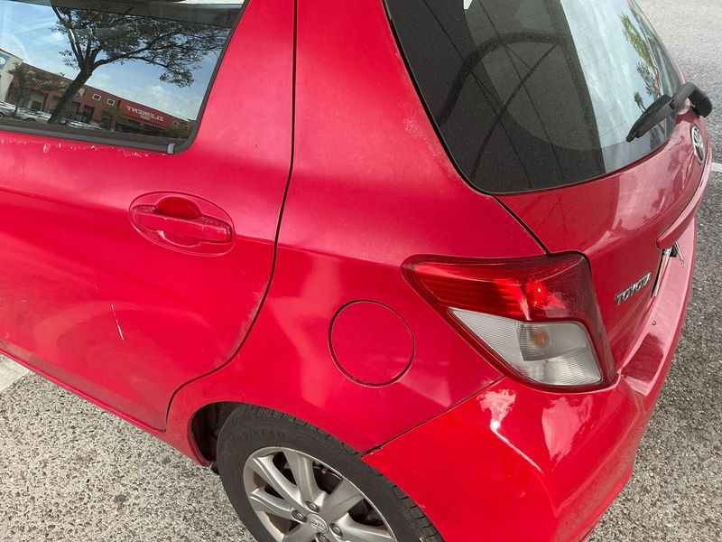 Toyota Yaris 1.0 VVT-i 2014 – снимка 34