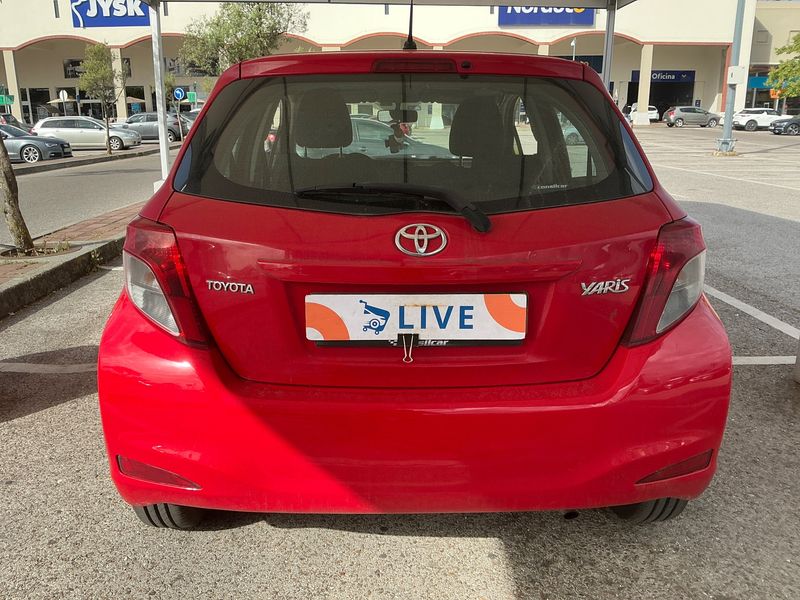 Toyota Yaris 1.0 VVT-i 2014 – снимка 7