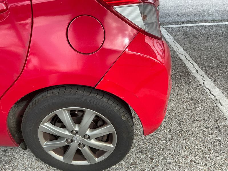 Toyota Yaris 1.0 VVT-i 2014 – снимка 48
