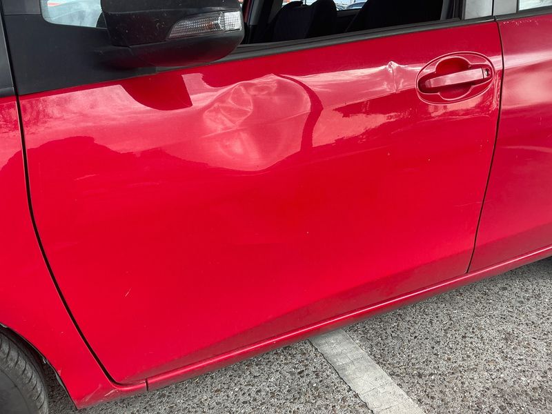 Toyota Yaris 1.0 VVT-i 2014 – снимка 29