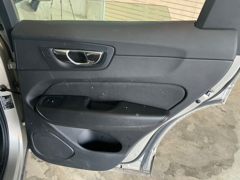Volvo XC60 2.0 B5 Diesel Mild-Hybrid Business Plus AWD 2020 – снимка 34