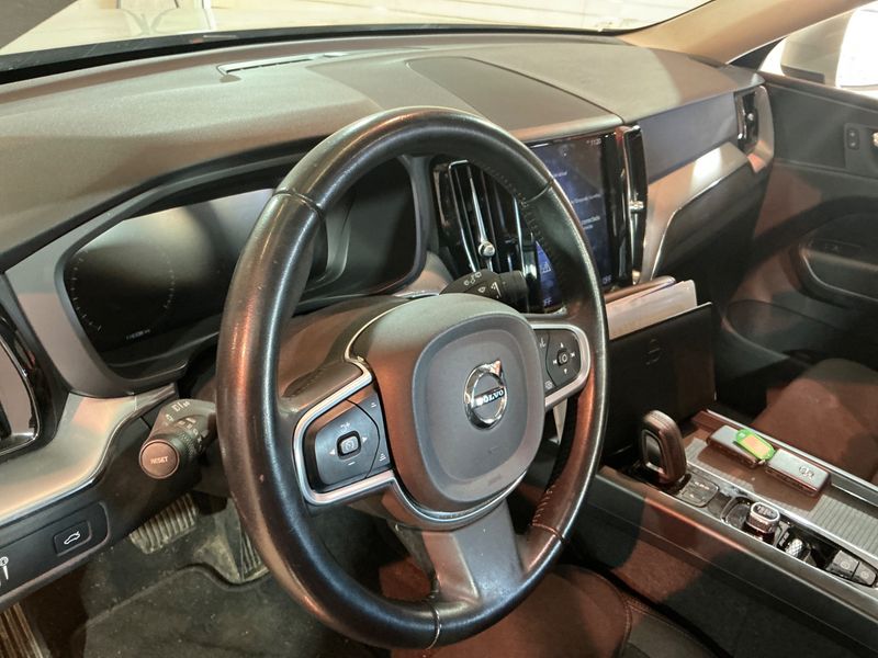 Volvo XC60 2.0 B5 Diesel Mild-Hybrid Business Plus AWD 2020 – снимка 32