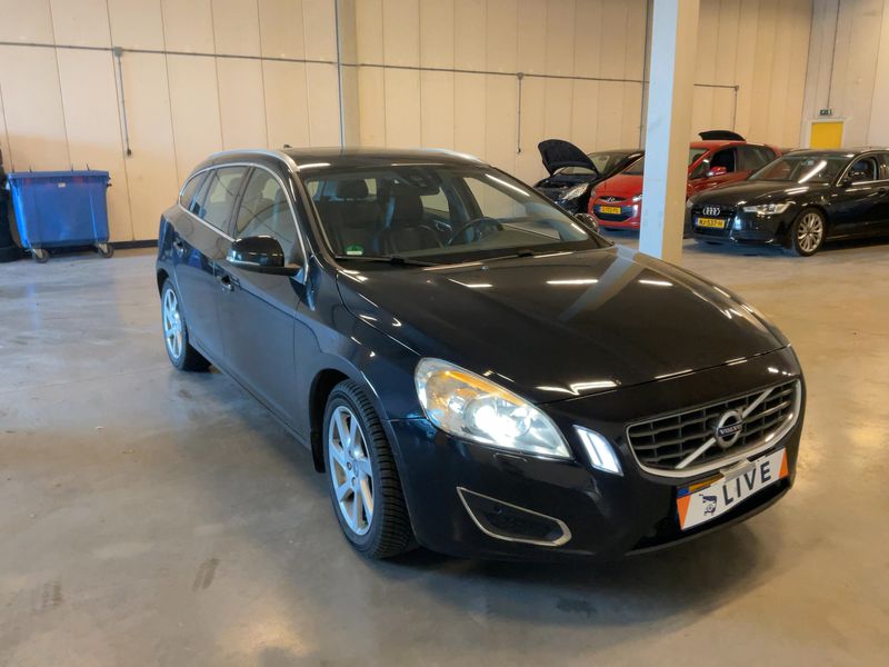 Volvo V60 2.0 D4 Summum 2012 – снимка 12