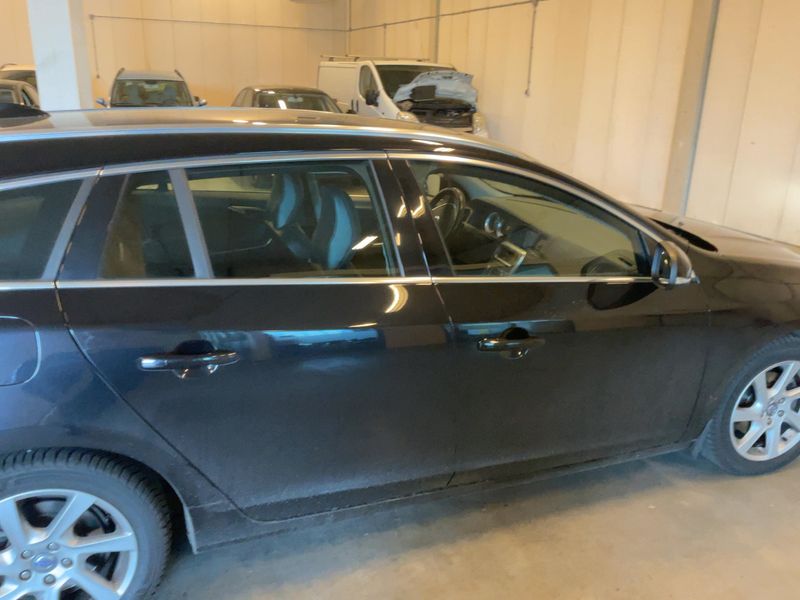 Volvo V60 2.0 D4 Summum 2012 – снимка 10