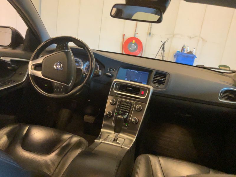 Volvo V60 2.0 D4 Summum 2012 – снимка 17
