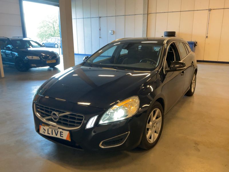 Volvo V60 2.0 D4 Summum 2012 – снимка 1