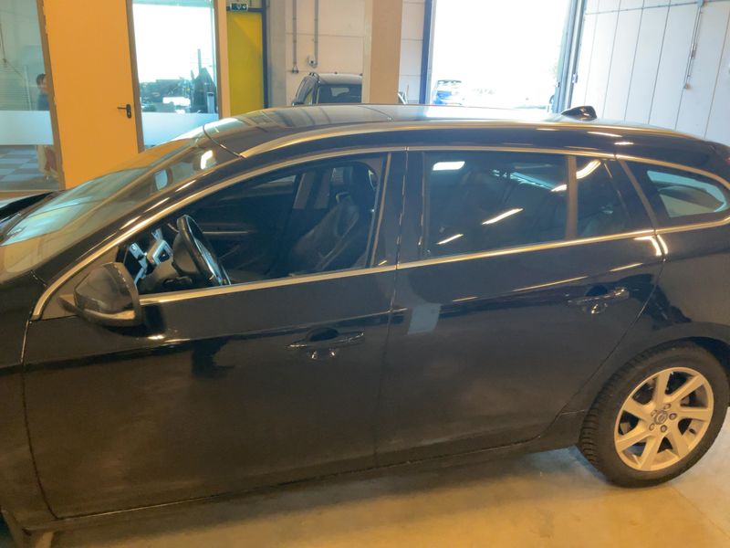 Volvo V60 2.0 D4 Summum 2012 – снимка 4