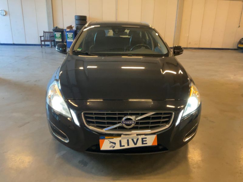 Volvo V60 2.0 D4 Summum 2012 – снимка 14