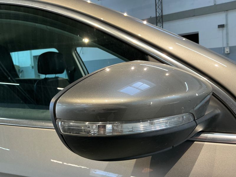 Volkswagen Passat 1.4 TSI Highline BlueMotion Tech 2012 – снимка 22