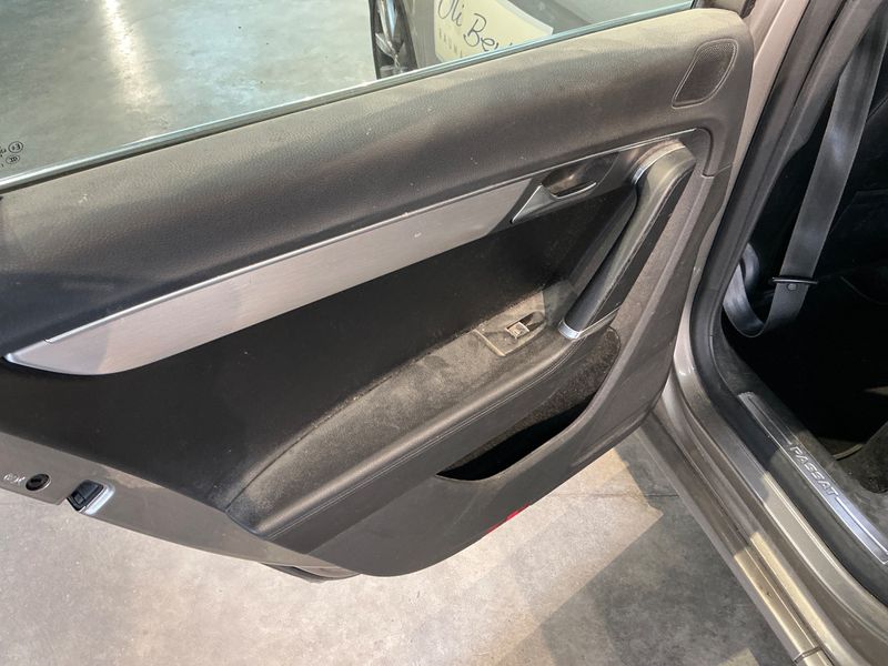 Volkswagen Passat 1.4 TSI Highline BlueMotion Tech 2012 – снимка 36