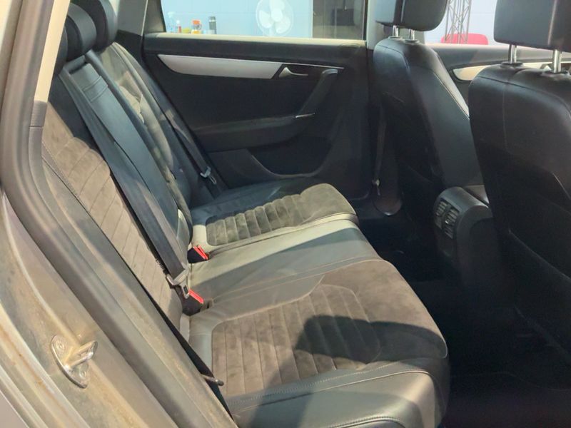 Volkswagen Passat 1.4 TSI Highline BlueMotion Tech 2012 – снимка 20