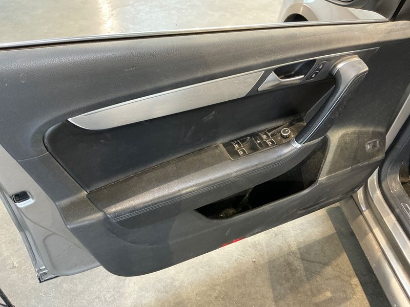 Volkswagen Passat 1.4 TSI Highline BlueMotion Tech 2012 – снимка 31