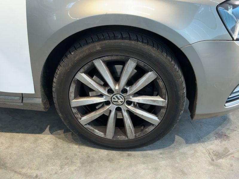 Volkswagen Passat 1.4 TSI Highline BlueMotion Tech 2012 – снимка 11