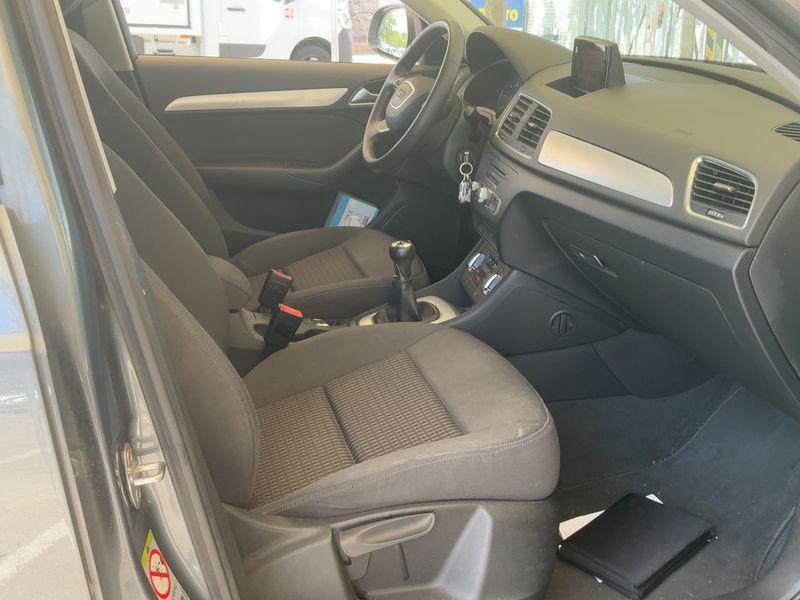 Audi Q3 2.0 TDI Ambiente 2012 – снимка 16