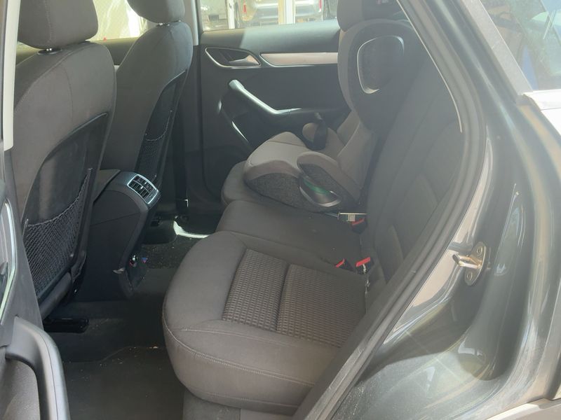 Audi Q3 2.0 TDI Ambiente 2012 – снимка 19