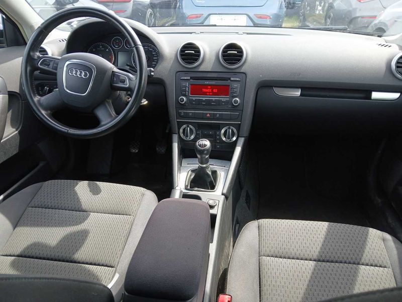 Audi A3 Sportback 1.6 TDI Ambiente 2009 – снимка 11