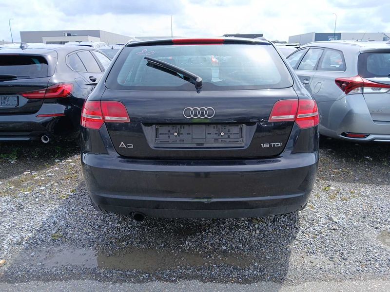 Audi A3 Sportback 1.6 TDI Ambiente 2009 – снимка 4