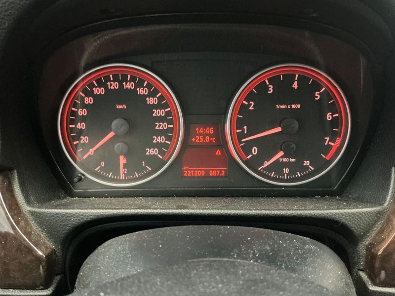 BMW 3er 325i Première 2005 – снимка 18