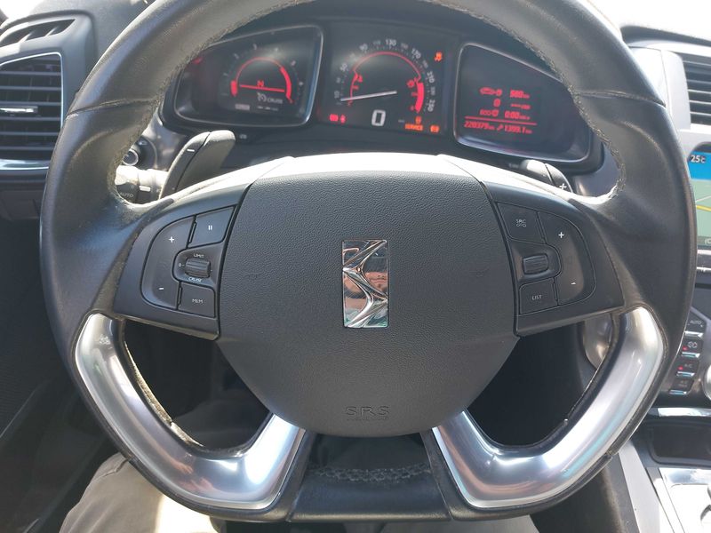 Citroen DS5 1.6 e-HDi SoChic 2013 – снимка 19