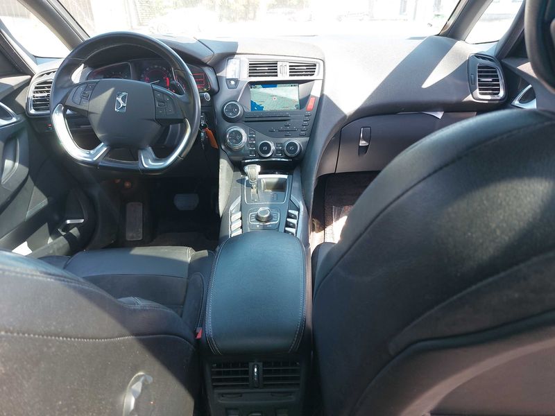 Citroen DS5 1.6 e-HDi SoChic 2013 – снимка 11