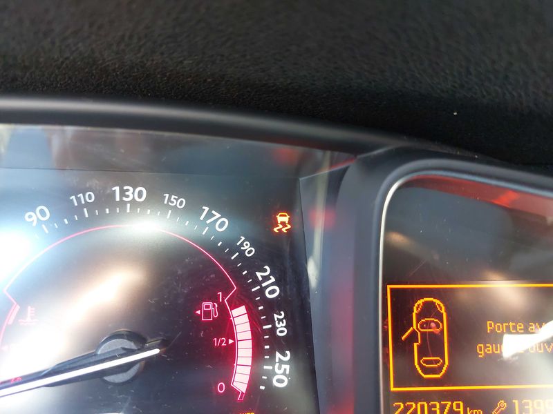 Citroen DS5 1.6 e-HDi SoChic 2013 – снимка на щета 55