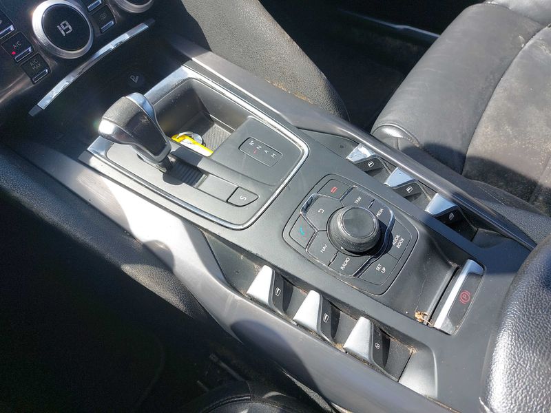 Citroen DS5 1.6 e-HDi SoChic 2013 – снимка 21