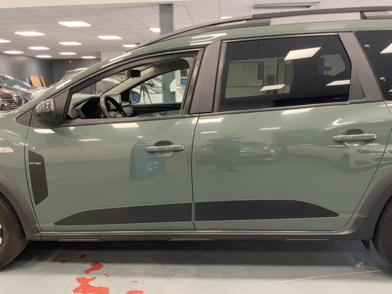 Dacia Jogger 1.0 TCe LPG Extreme+ 2023 – снимка 4