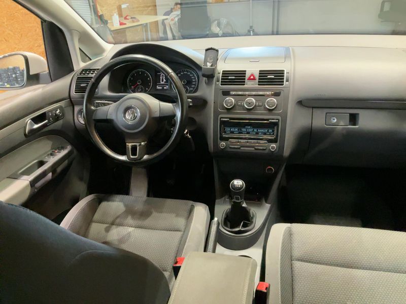 Volkswagen Touran 1.4 TGI EcoFuel Comfortline BlueMotion Tech 2014 – снимка 18