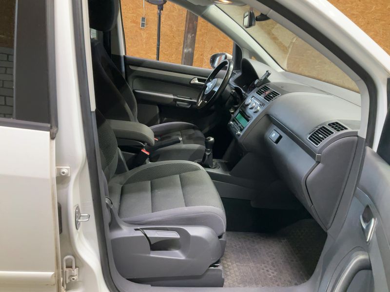 Volkswagen Touran 1.4 TGI EcoFuel Comfortline BlueMotion Tech 2014 – снимка 17