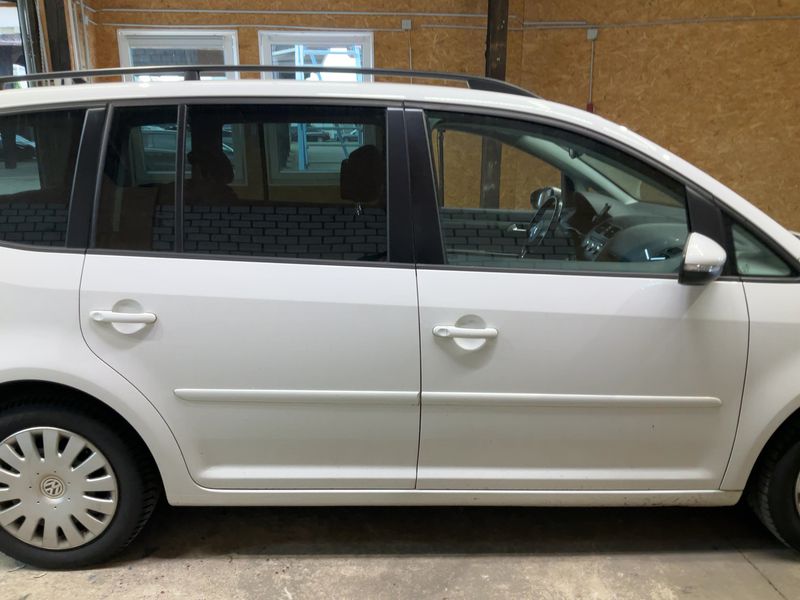 Volkswagen Touran 1.4 TGI EcoFuel Comfortline BlueMotion Tech 2014 – снимка 10