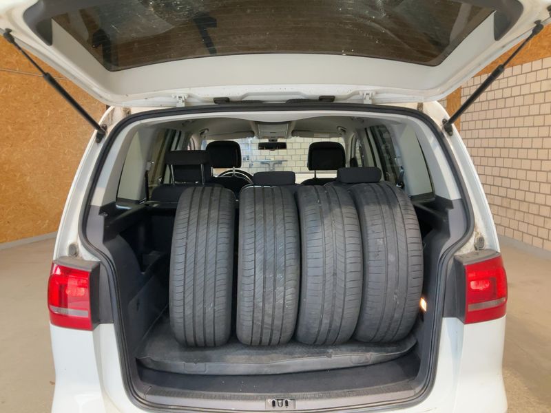 Volkswagen Touran 1.4 TGI EcoFuel Comfortline BlueMotion Tech 2014 – снимка 16