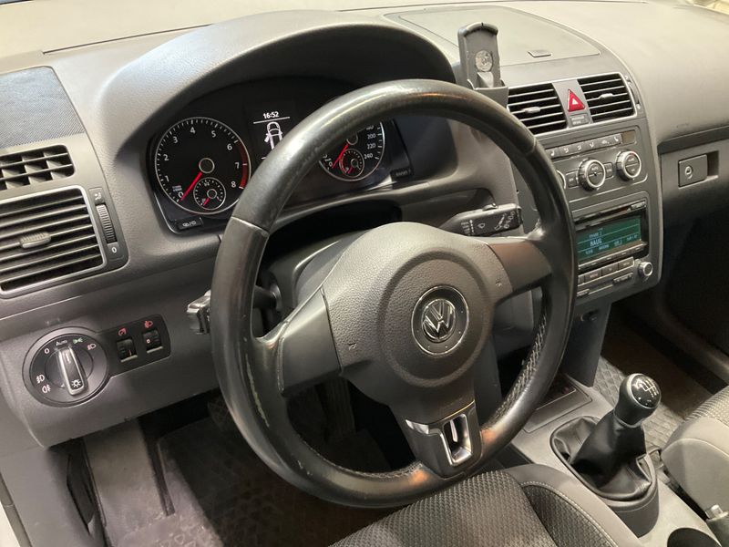 Volkswagen Touran 1.4 TGI EcoFuel Comfortline BlueMotion Tech 2014 – снимка 26