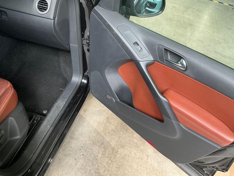 Volkswagen Tiguan 2.0 TDI Sport & Style 4Motion 2010 – снимка 24