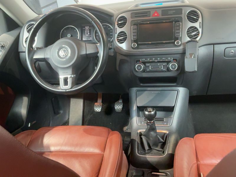 Volkswagen Tiguan 2.0 TDI Sport & Style 4Motion 2010 – снимка 18